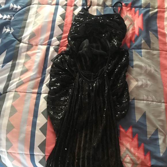 Dress - Picture 2 of 4